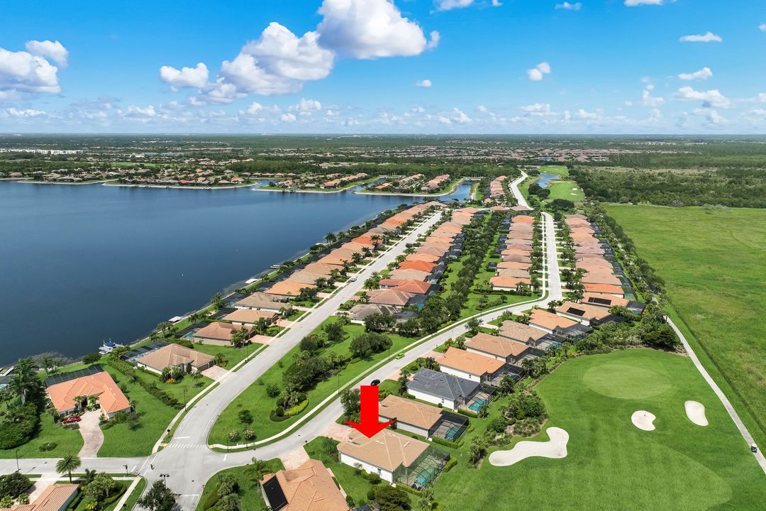 9259 Fieldstone Ln, Naples, FL 34120