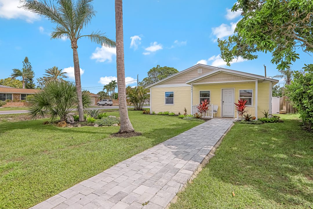 603 108th Ave N, Naples, FL 34108