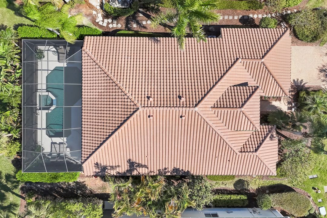 10009 St Moritz Dr, Miromar Lakes, FL 33913