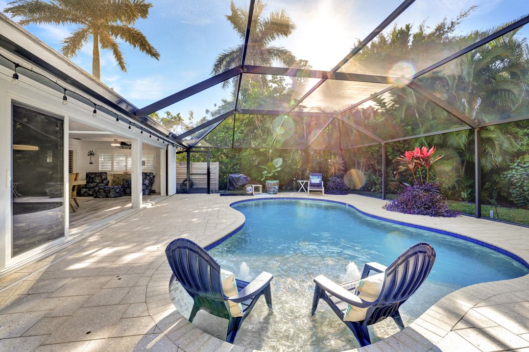 735 Old Trail Dr, Naples, FL 34103