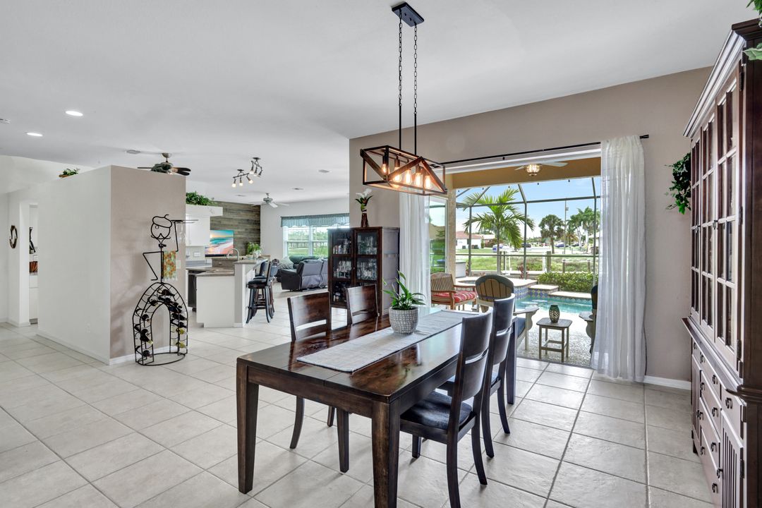 2118 SE 18th Ave, Cape Coral, FL 33990