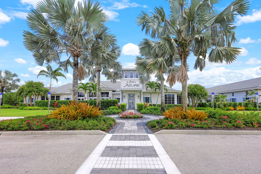 9004 Mayreau Way, Naples, FL