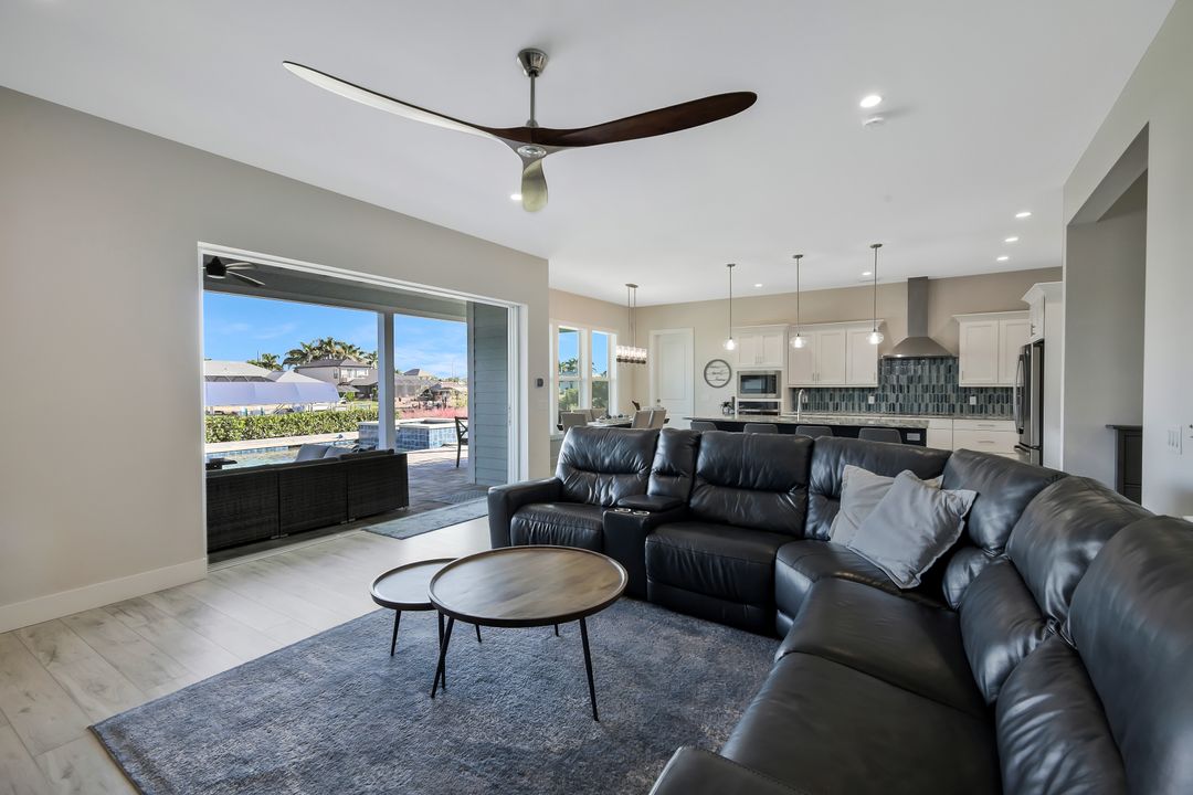 2717 SW 38th St, Cape Coral, FL 33914