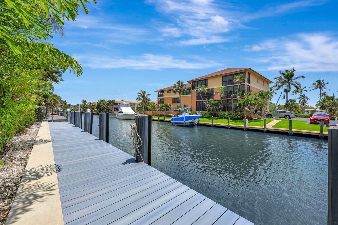 1500 Pelican Ave, Naples, FL 34102