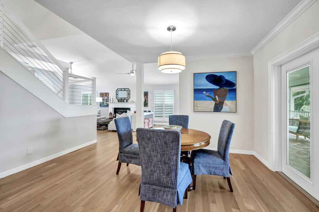 670 8th Ave S, Naples, FL 34102