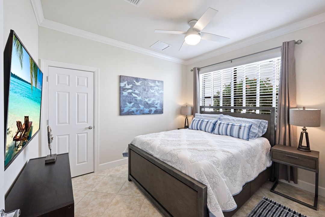 7256 Live Oak Dr, Naples, FL 34114