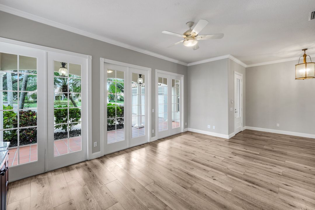 4362 Queen Elizabeth Way, Naples, FL 34119