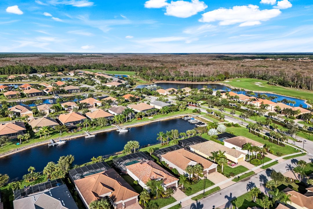 9103 Graphite Cir, Naples, FL 34120