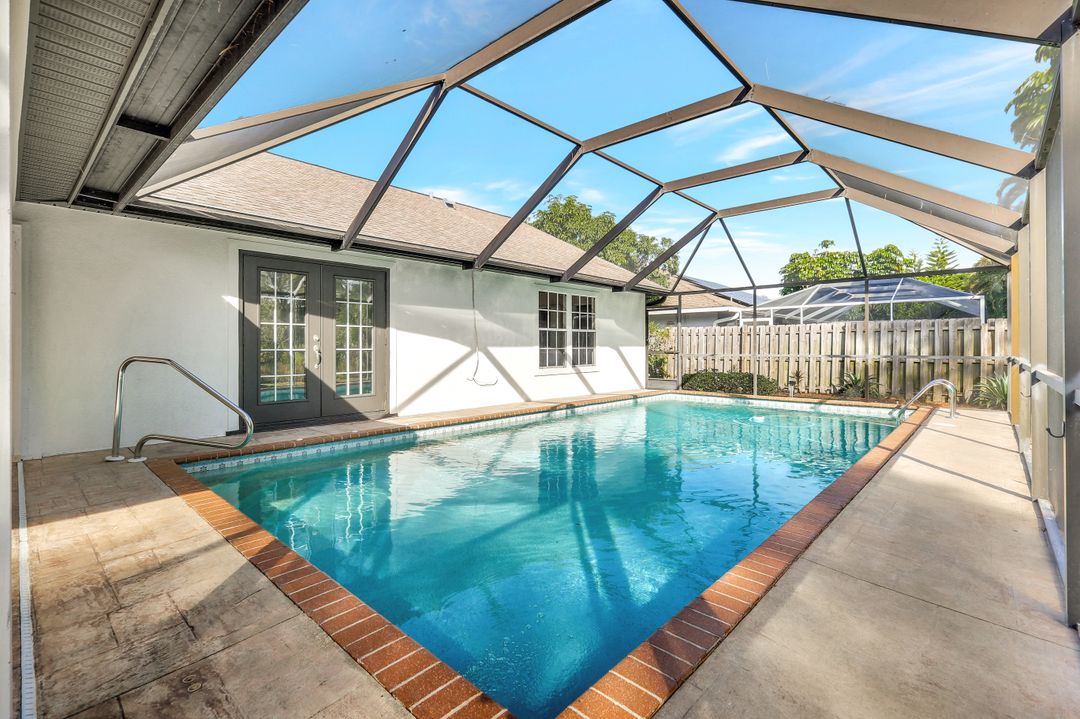 3650 Kent Dr, Naples, FL 34112