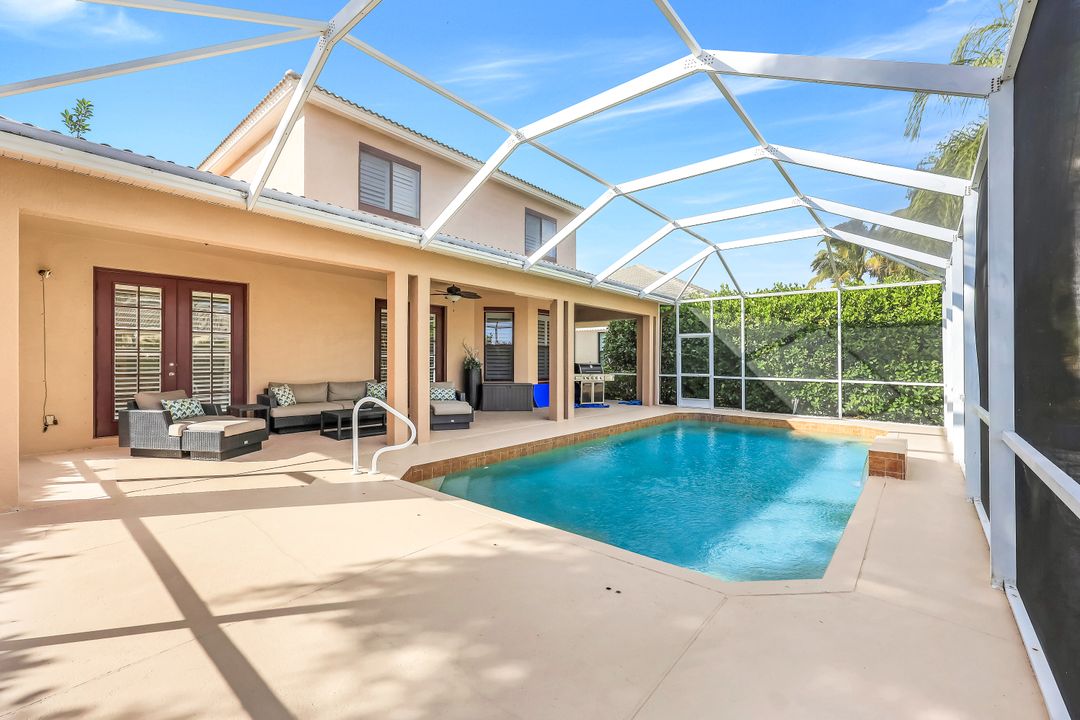 8493 Laurel Lakes Blvd, Naples, FL 34119