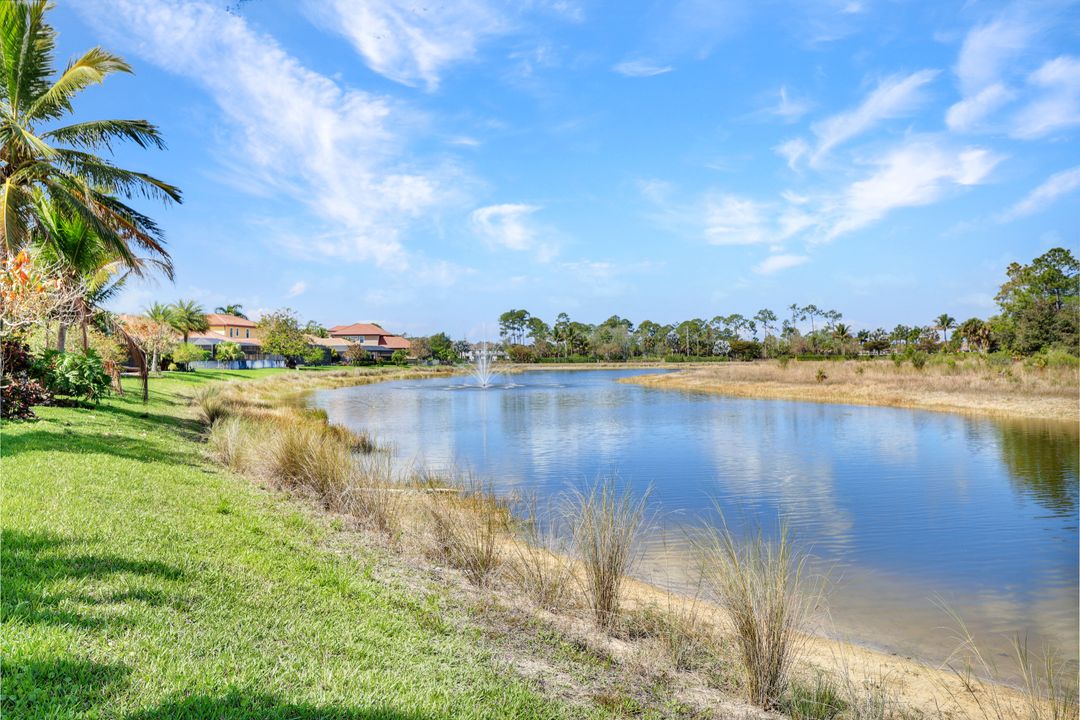 1621 Songbird Ct, Naples, FL 34120