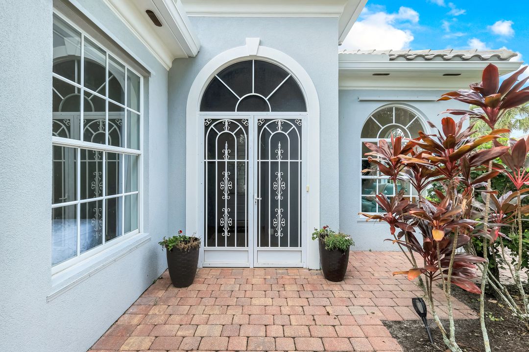 2984 Gilford Way, Naples, FL 34119