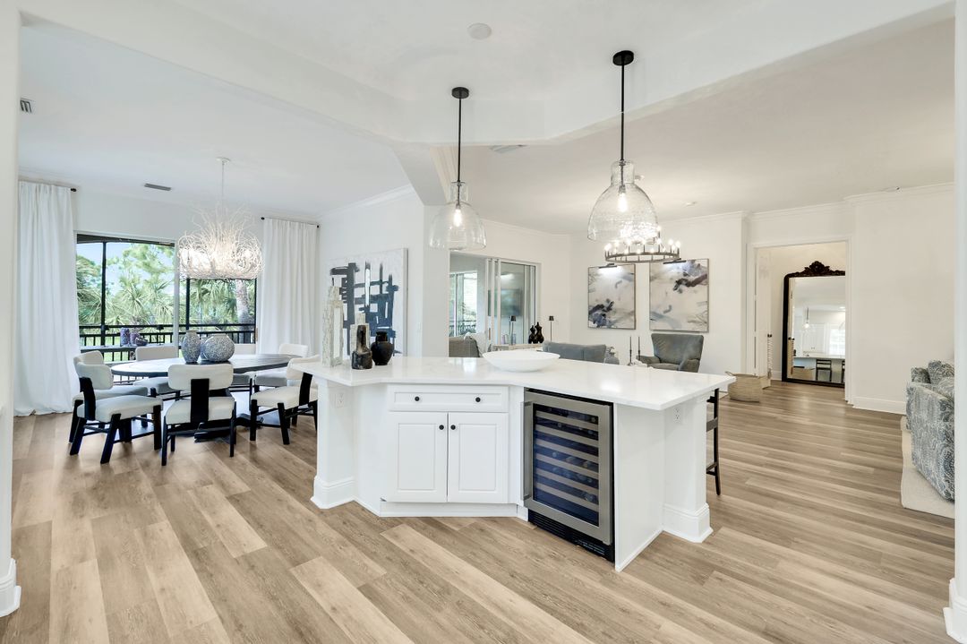 9097 Cherry Oaks Tr #201, Naples, FL 34114