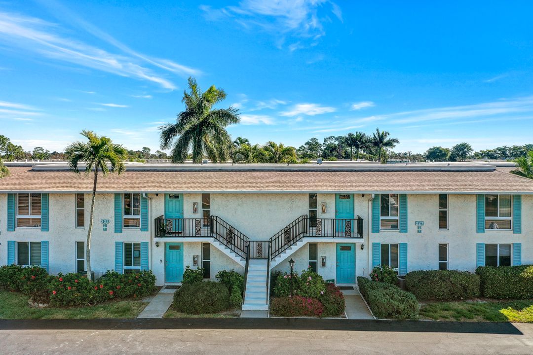 233 Palm Dr #2, Naples, FL 34112