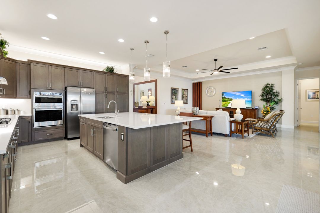 12078 Mimosa St, Naples, FL 34120