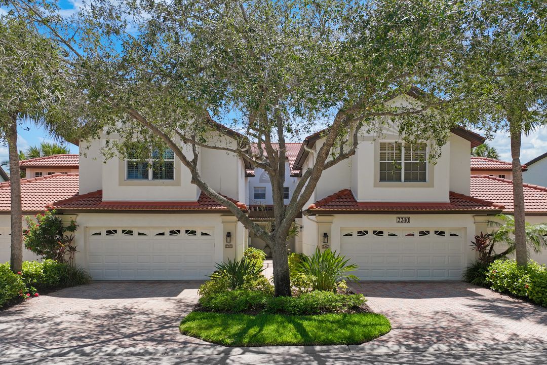 2240 Hawksridge Dr #2201, Naples, FL 34105