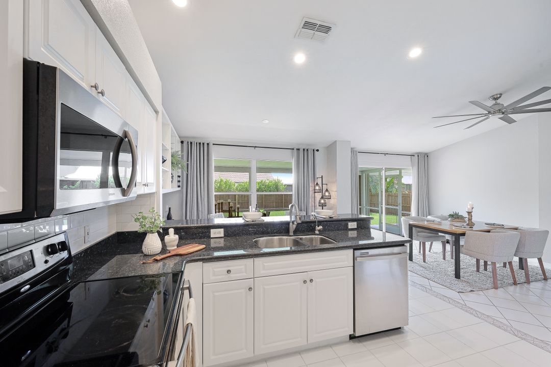 282 Madison Dr, Naples, FL 34110