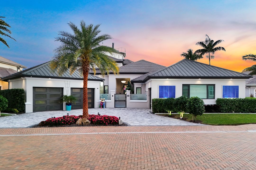 1518 Hermitage Ln, Cape Coral, FL 33914