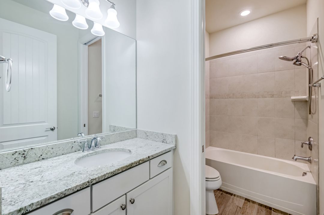 17146 Ashcomb Wy, Estero, FL 33928