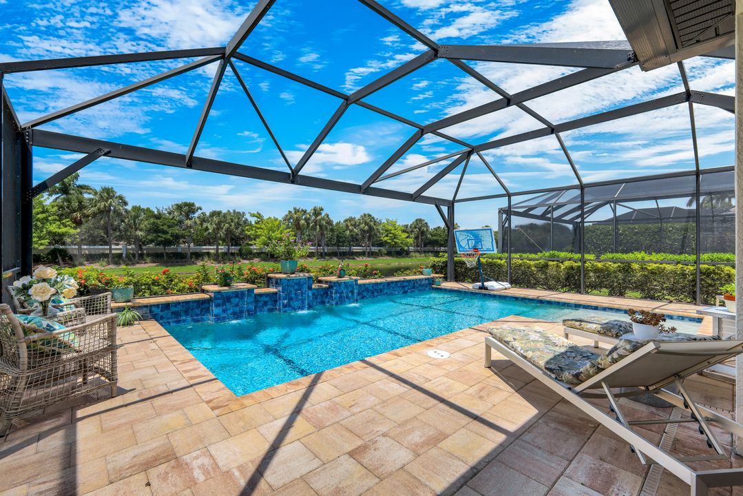7209 Wilton Dr N, Naples, FL 34109