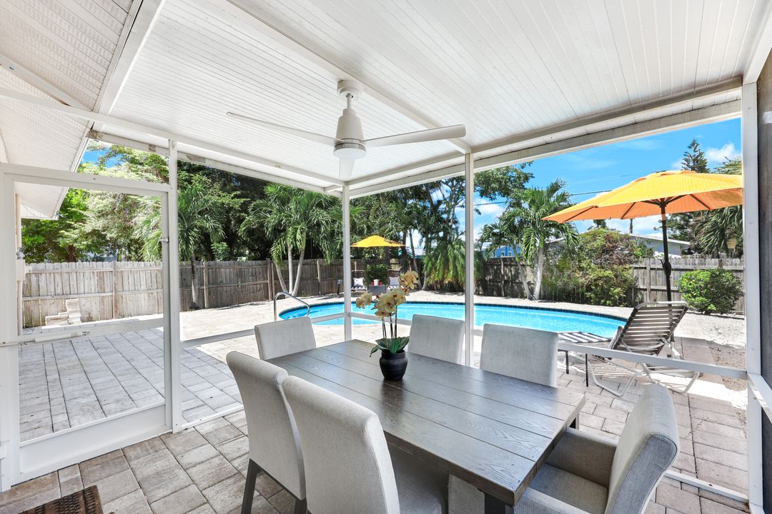 815 96th Ave N, Naples, FL 34108