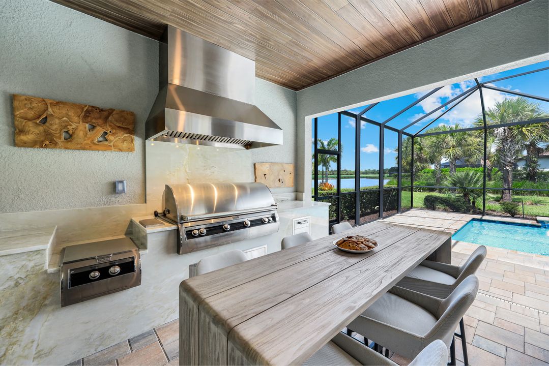 9151 Snowy Owl Wy, Naples, FL 34120