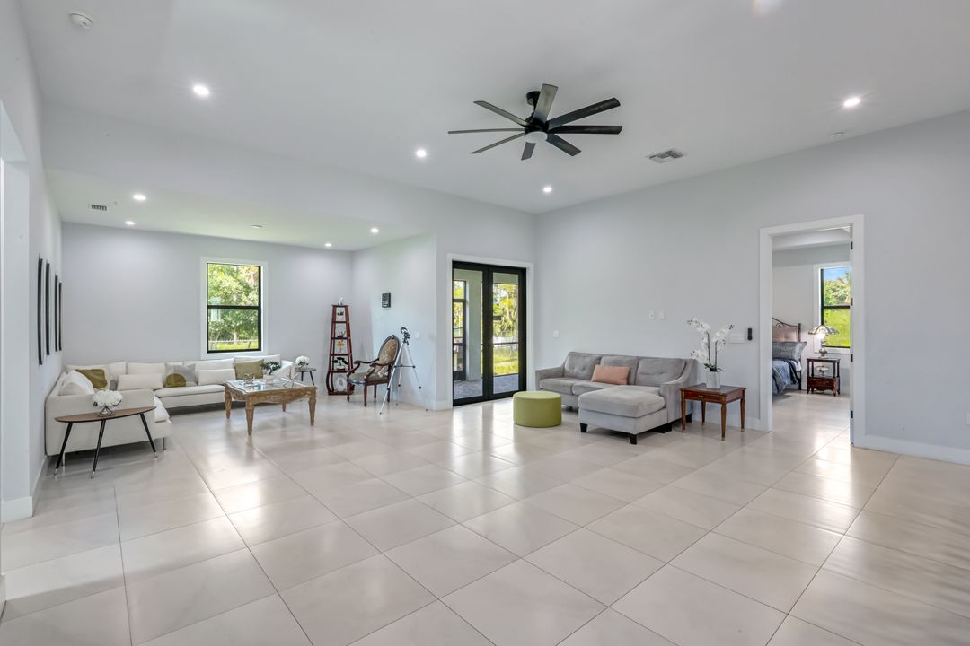2682 4th Ave SE, Naples, FL 34117
