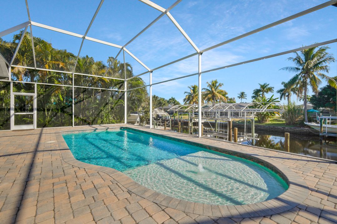 4909 Seville Ct, Cape Coral, FL 33904