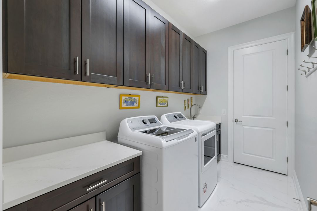 2488 Breakwater Wy #13-201, Naples, FL 34112