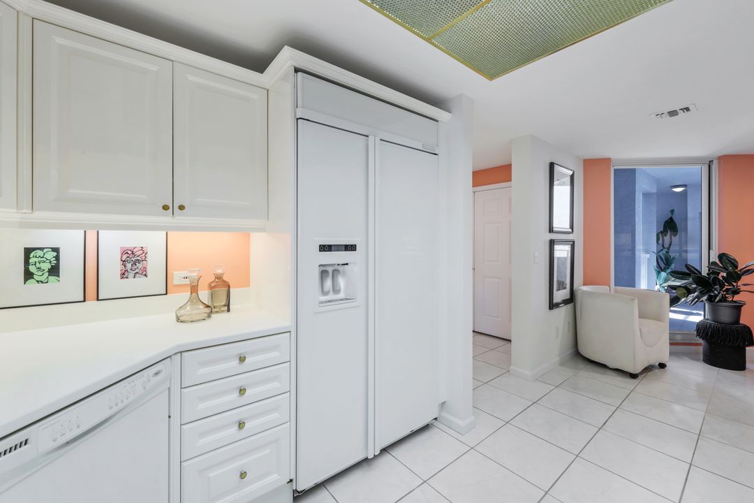 9790 Gulf Shore Dr #505, Naples, FL 34108
