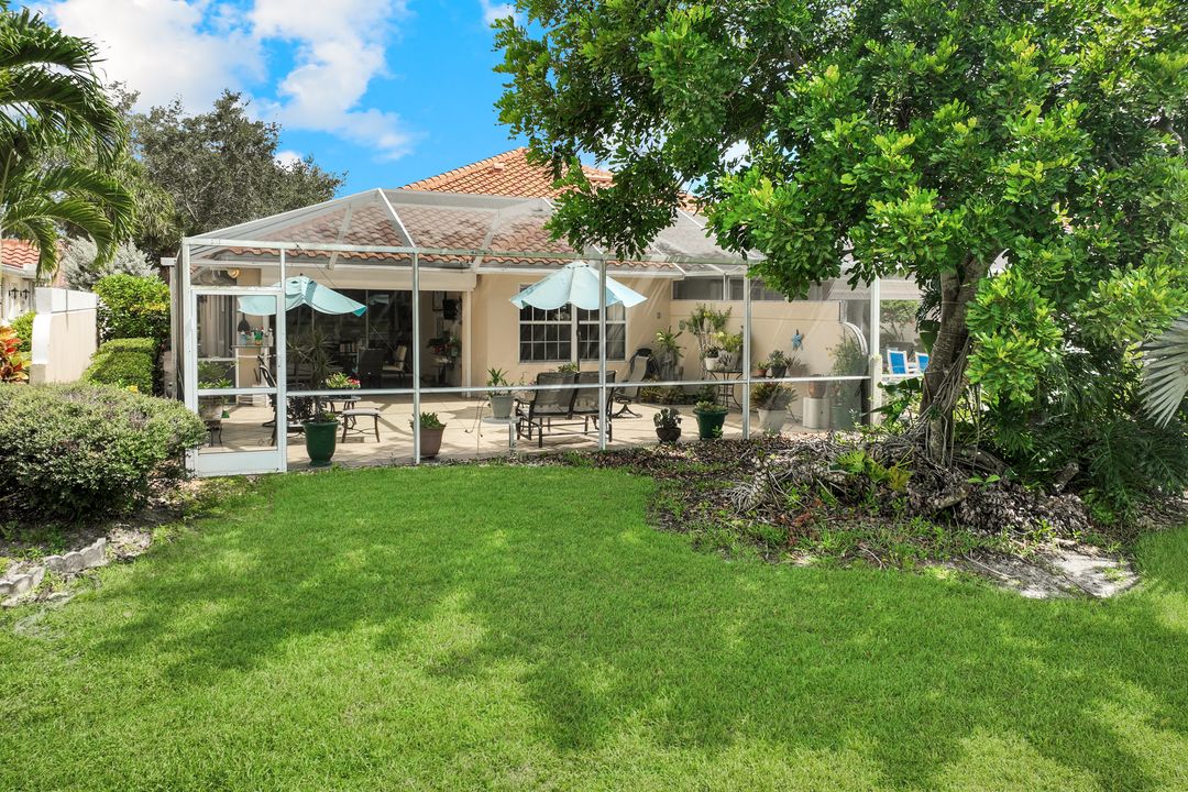 5425 Guadeloupe Way, Naples, FL 34119