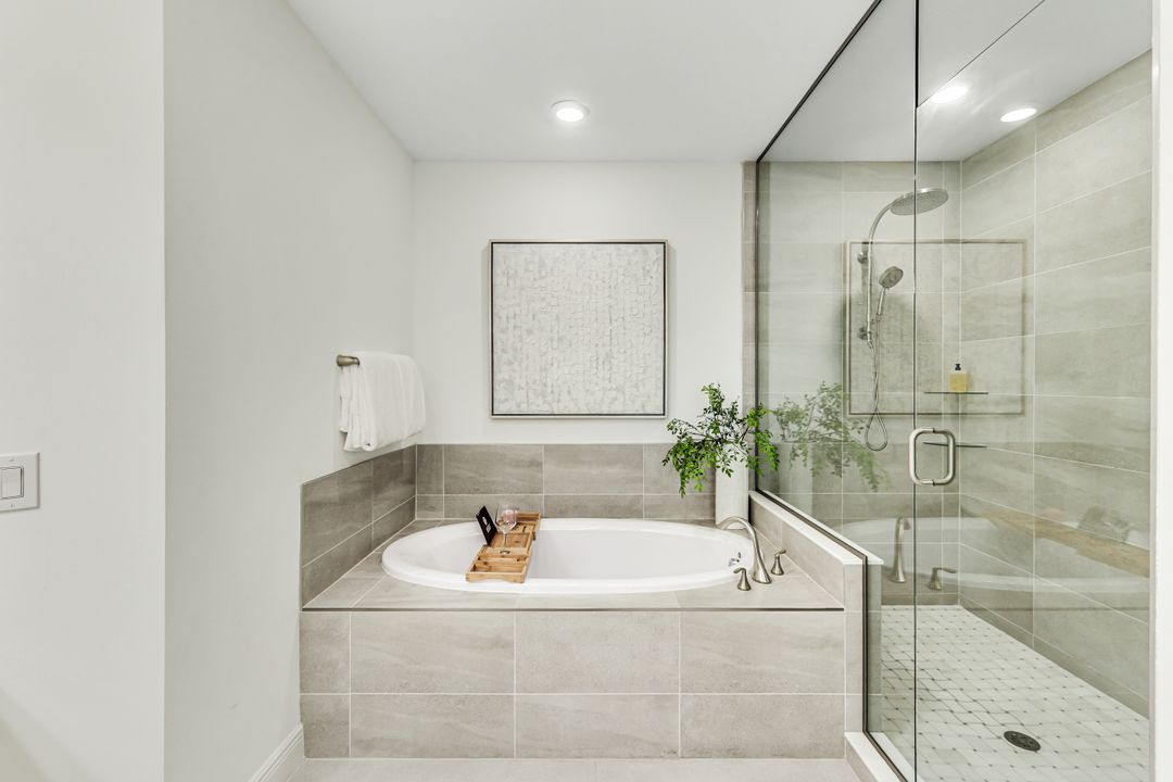 16347 Viansa Wy #202, Naples, FL 34110