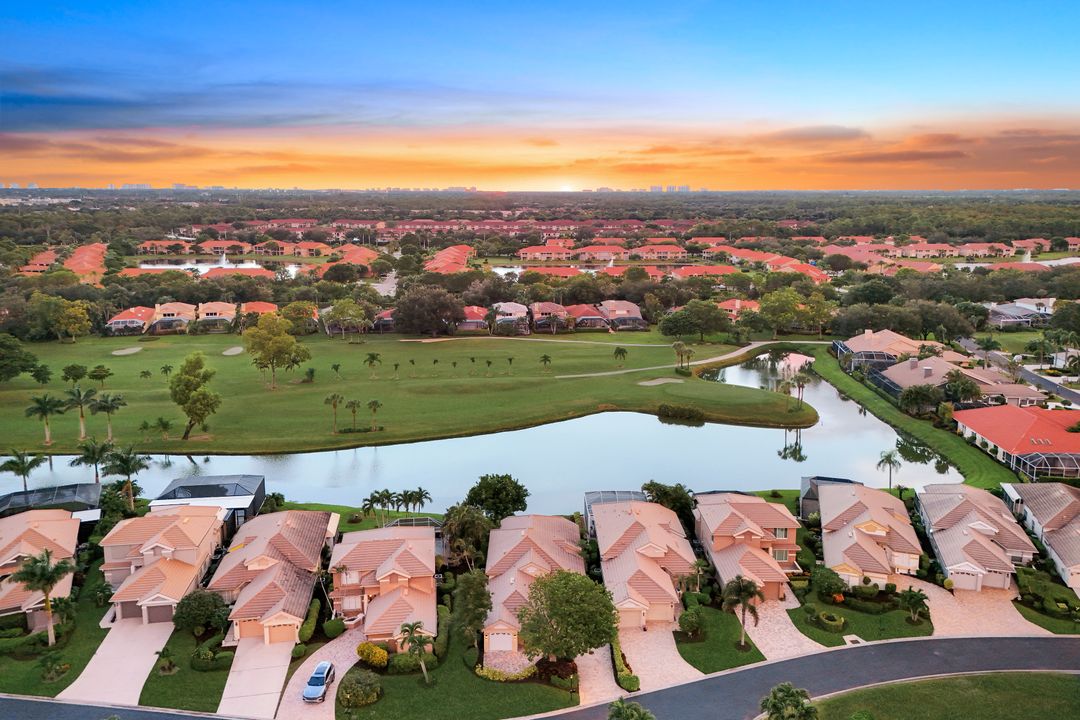 10366 Quail Crown Dr, Naples, FL 34119