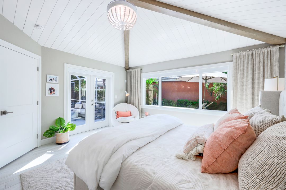 1262 Silverstrand Dr, Naples, FL 34110