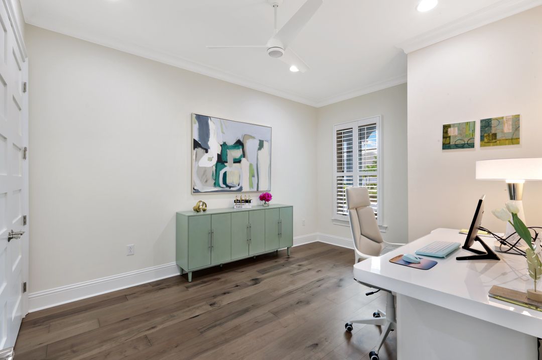 6485 Arriba Ave, Naples, FL 34113
