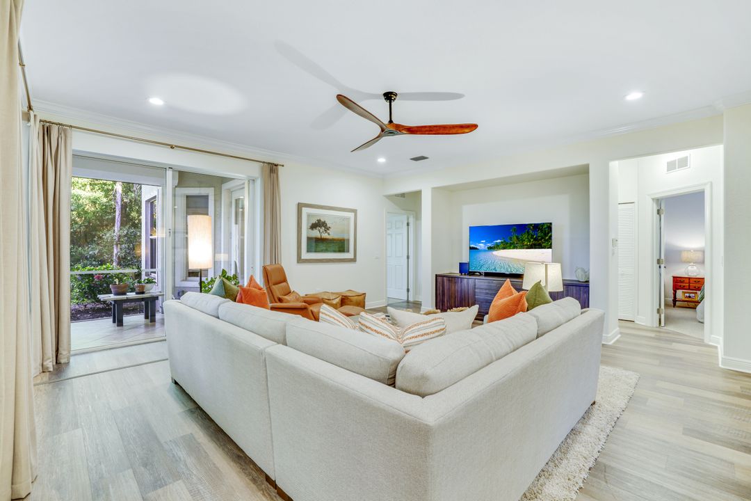 4956 Shaker Heights Ct, Naples, FL 34112