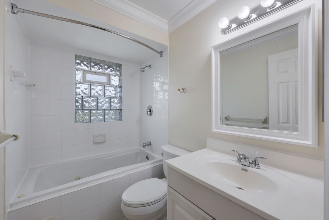 9052 Murcott Dr W, Fort Myers, FL 33967