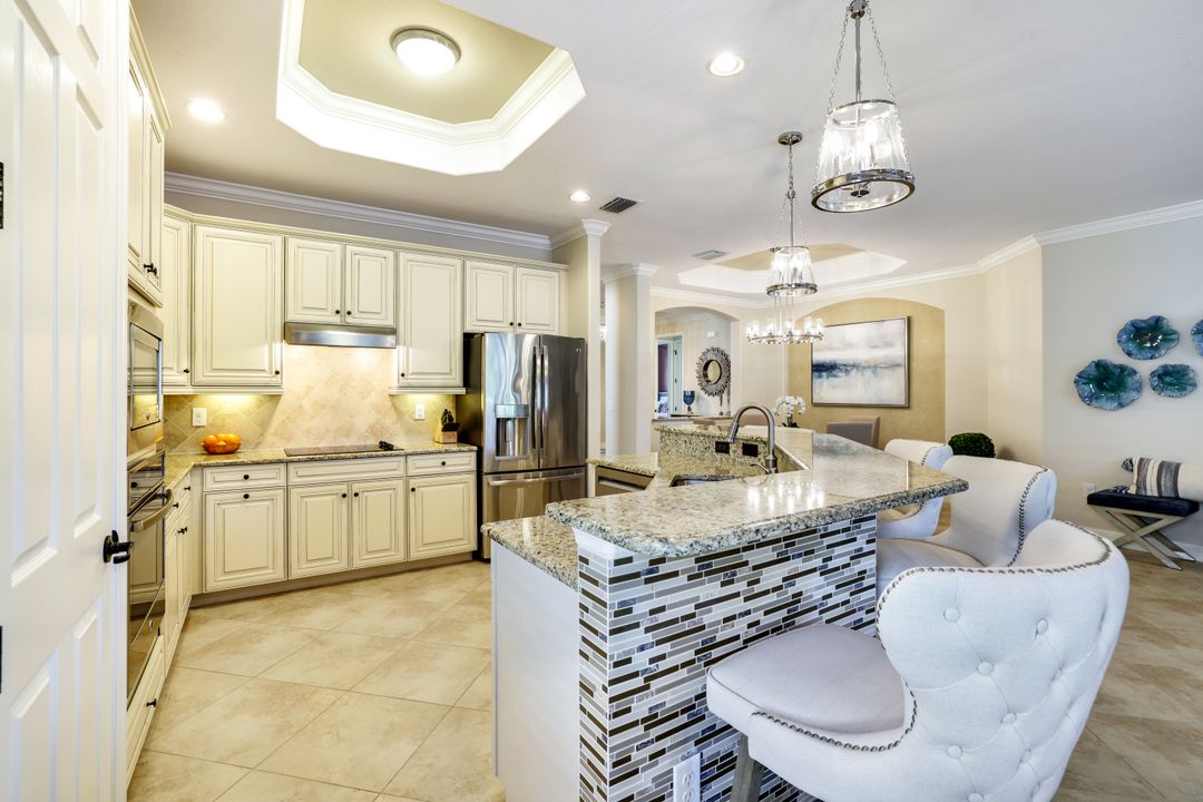 9457 Rialto Dr, Naples, FL 34113