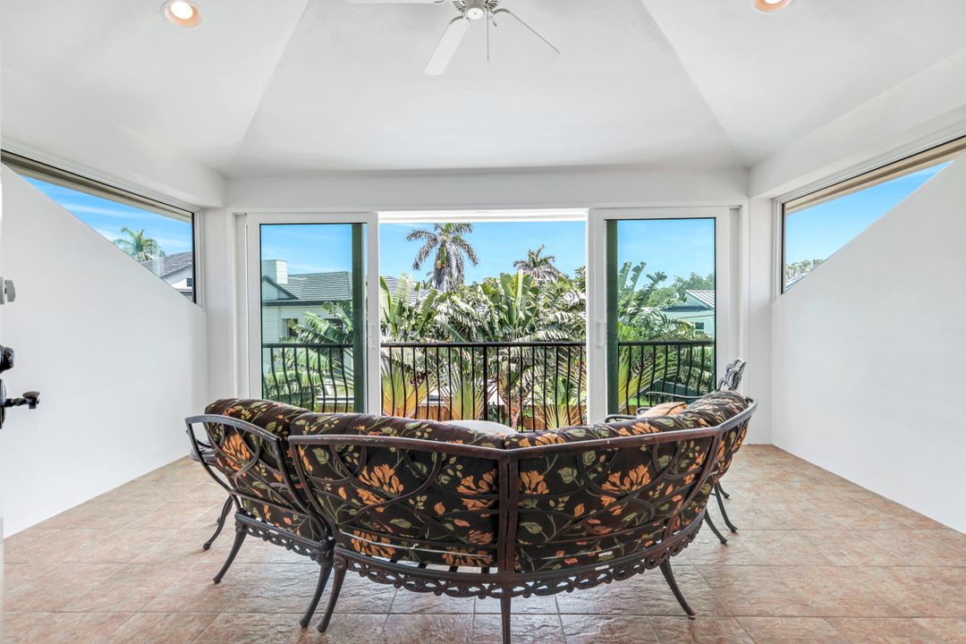 491 Wedge Dr, Naples, FL 34103