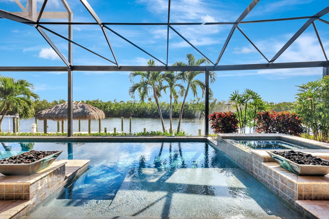 5817 Harbour Cir, Cape Coral, FL 33914