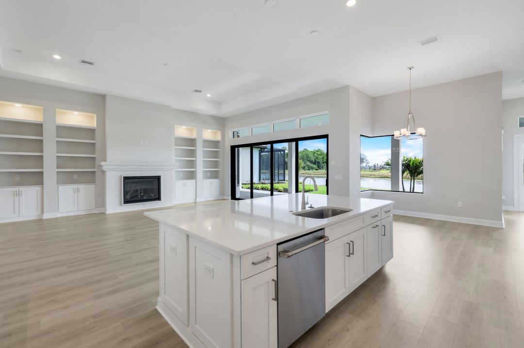 15460 Turin Dr, Naples, FL 34114