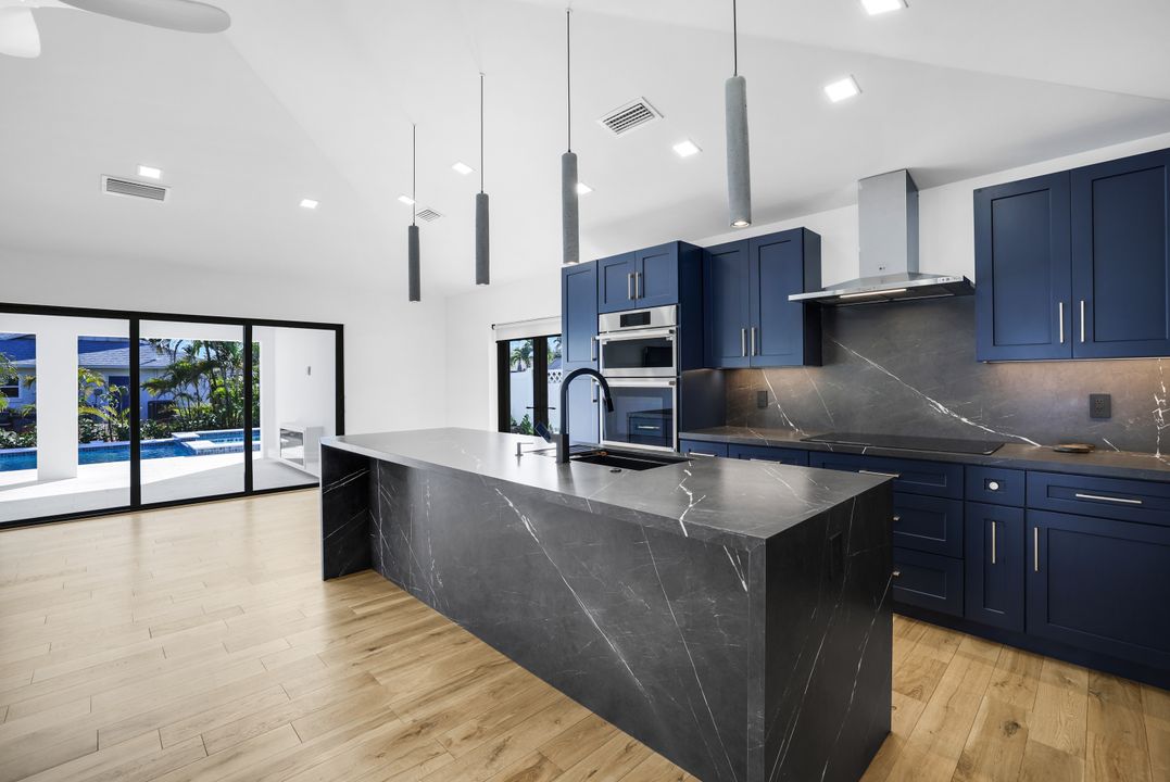 10771 6th St N, Naples, FL 34108