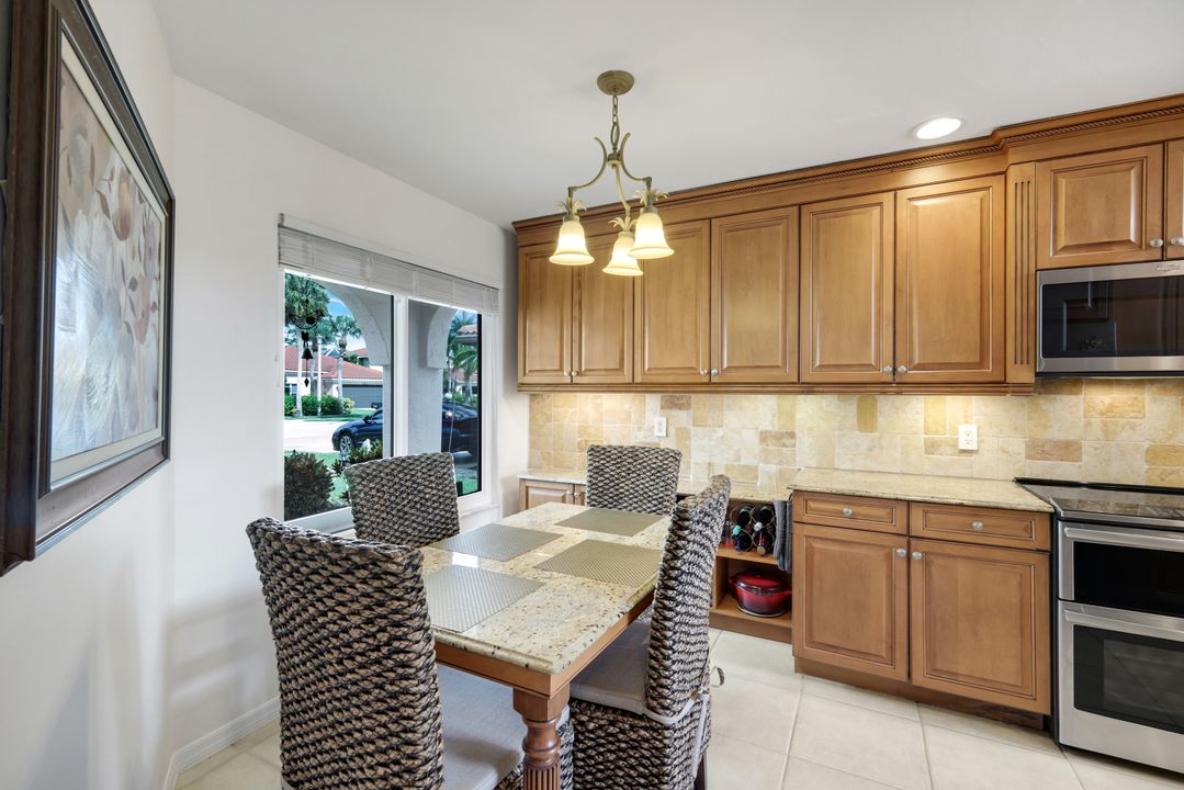 172 Sabal Lake Dr, Naples, FL 34104