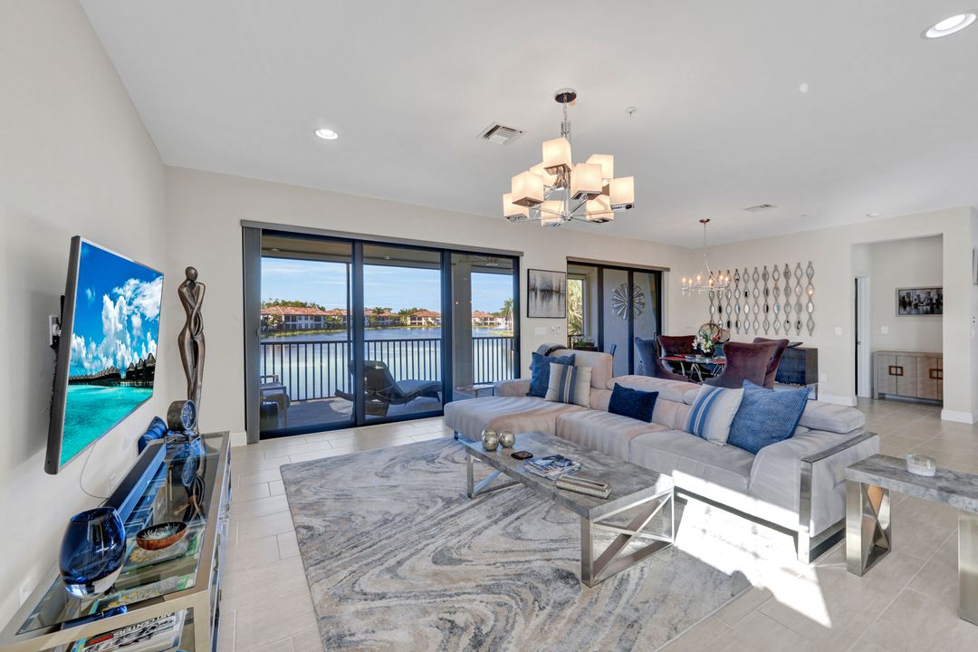 15213 Butler Lake Dr, Naples, FL 34109