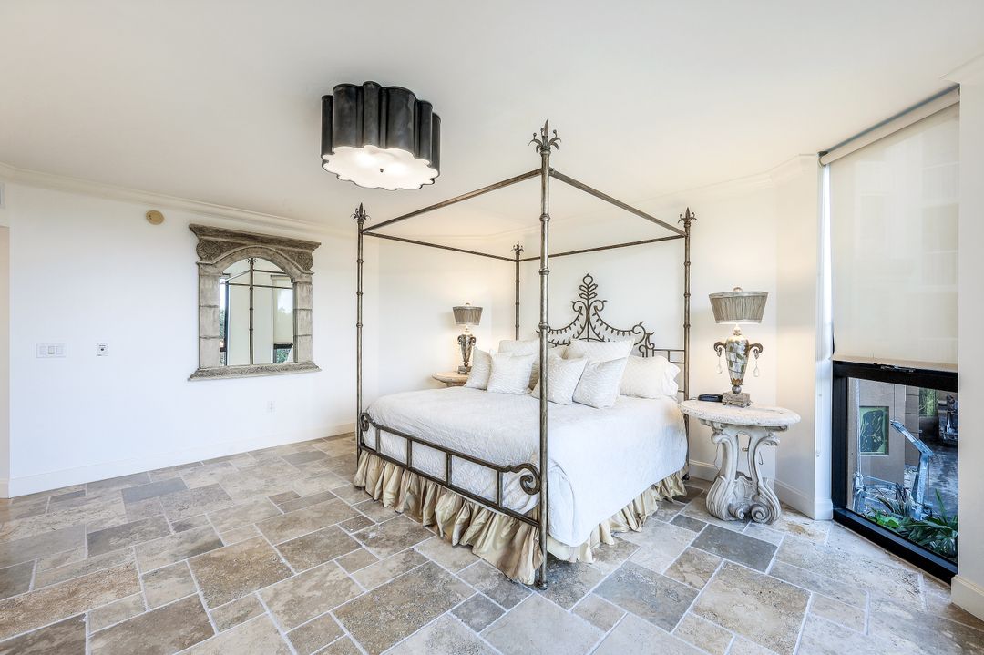 6597 Nicholas Blvd #306, Naples, FL 34108