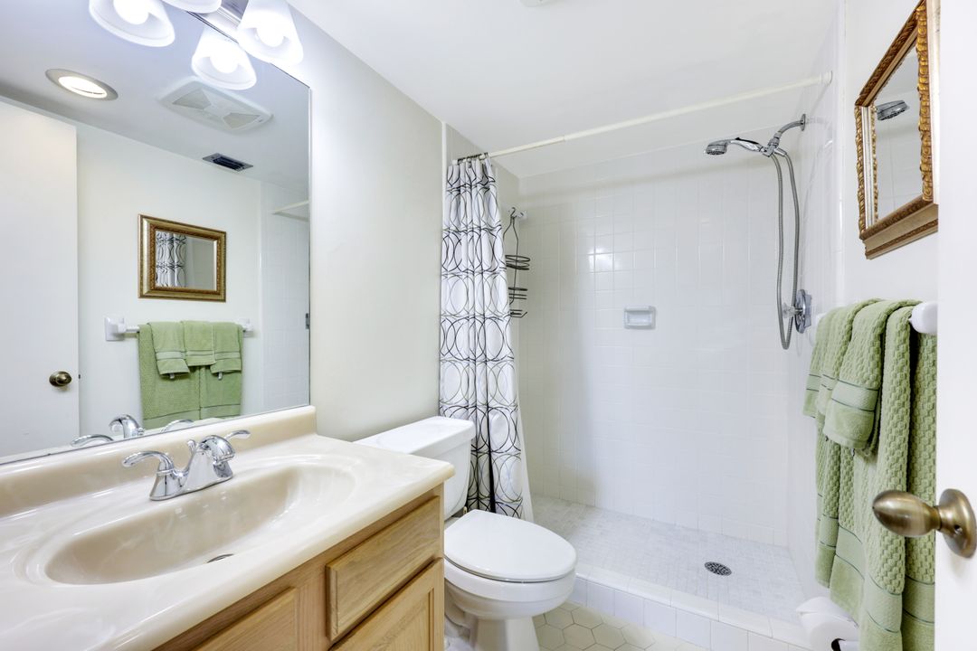 4200 Belair Ln #302, Naples, FL 34103