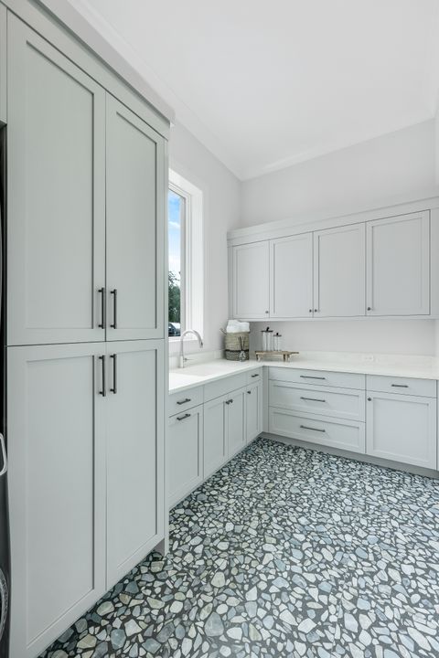 208 Hickory Rd, Naples, FL 34108