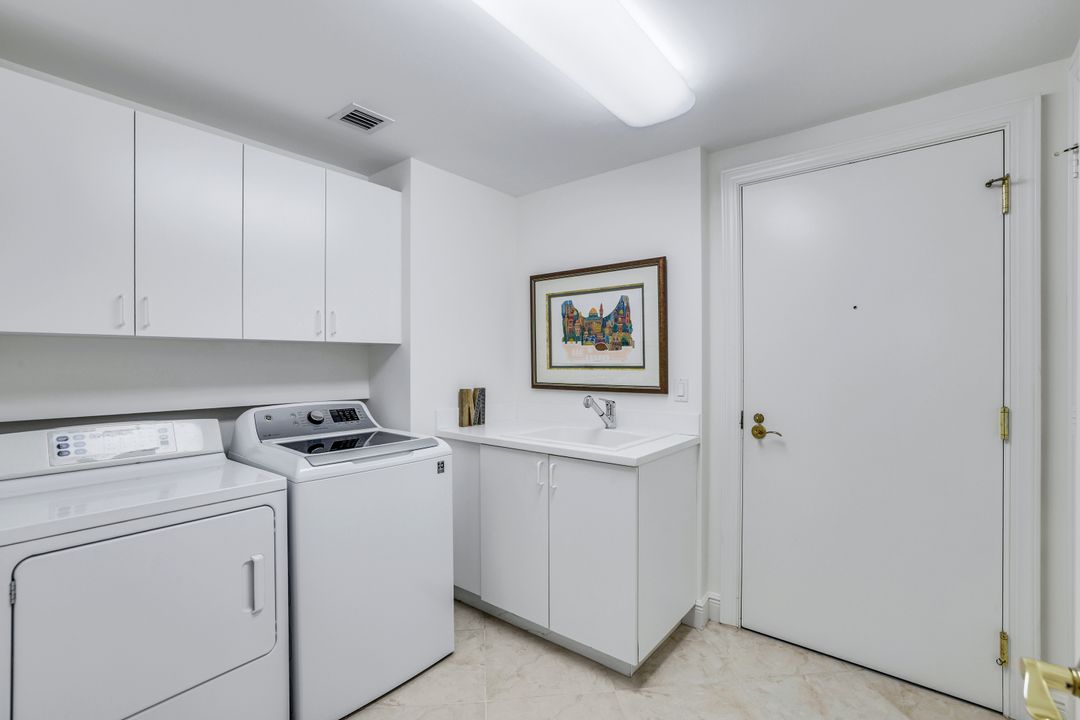 1060 Borghese Ln #1005, Naples, FL 34114