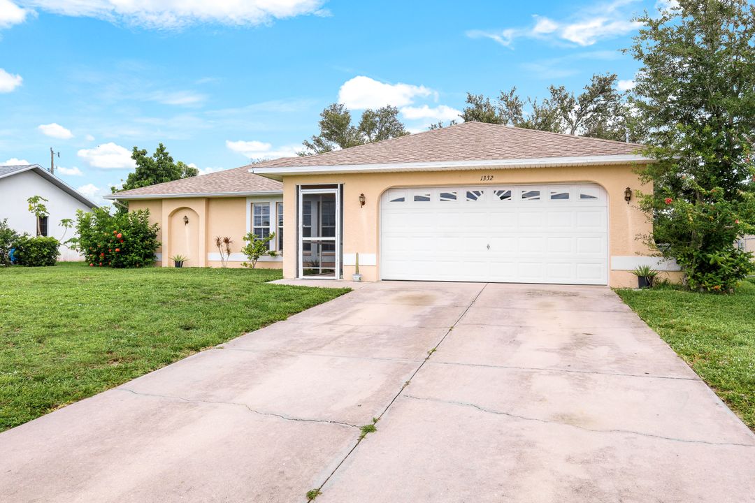 1332 SW 1st Ave, Cape Coral, FL 33991
