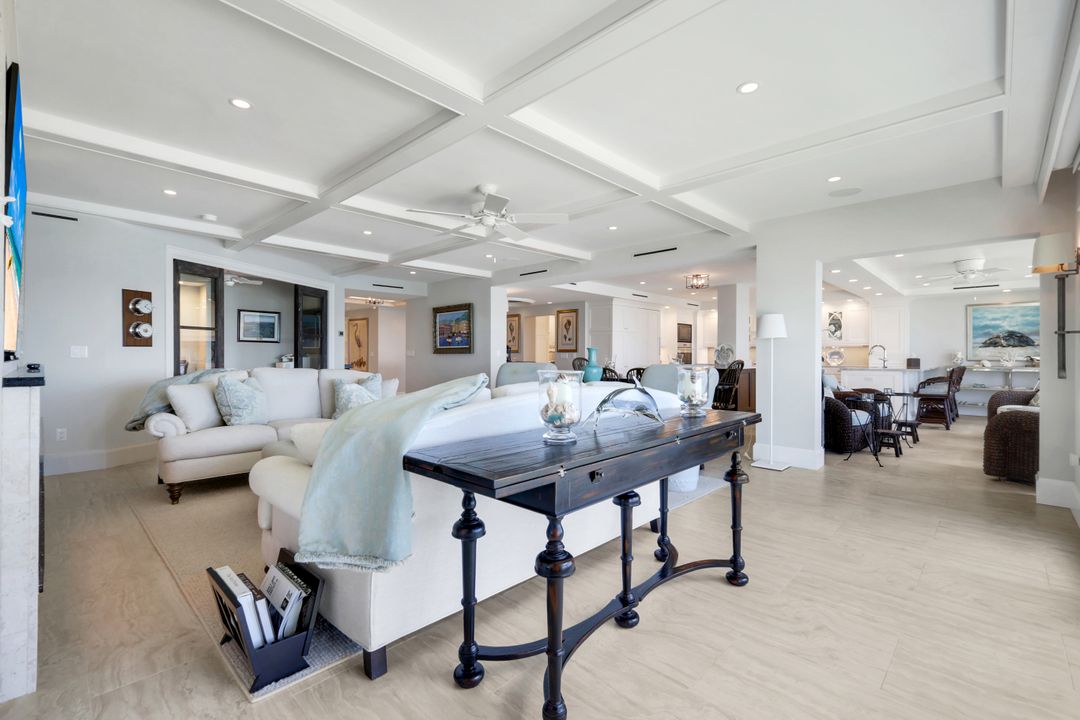 1285 Gulf Shore Blvd N #3B, Naples, FL 34102